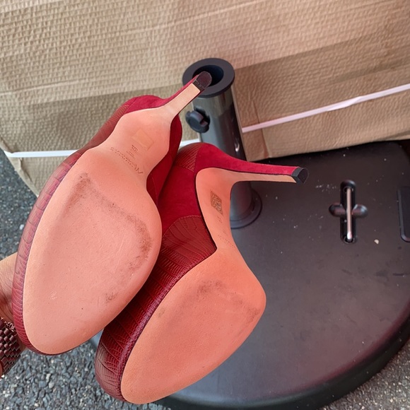 Shoes - Picture 3 of 4